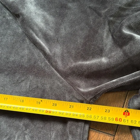 GAP  women’s navy Velvet Crewneck Sweater - Picture 3 of 5